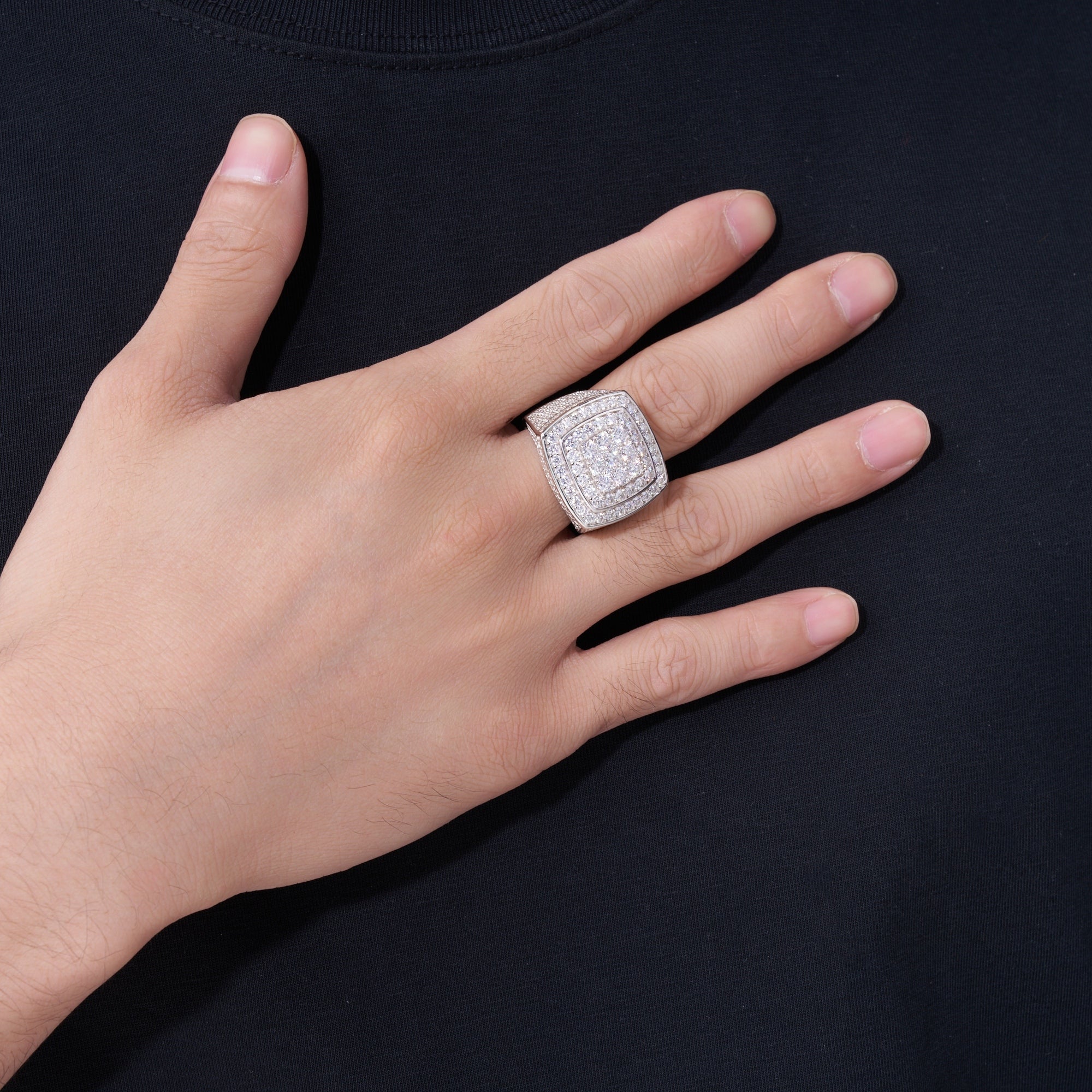 Engraved With Top-quality Moissanite, This Luxurious And Fashionable Minimalist Jewelry Set Features Exquisite Silver Accessories For Men. Made Of S925 Silver With Electroplated Platinum.